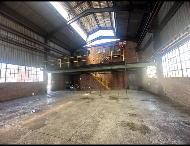 1,850M² WAREHOUSE FOR SALE IN CHLOORKOP